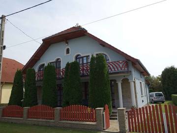 Ferienhaus für 8 Personen in Balatonmariafürdö, Martzal und Umgebung, Bild 1