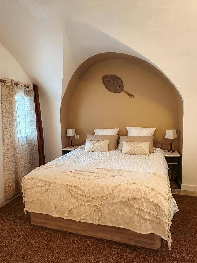 Gîte pour 2 personnes, avec terrasse, animaux acceptés à Aureille