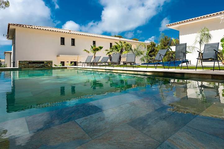 Villa pour 7 personnes, avec piscine ainsi que terrasse et jardin à Sanary-sur-Mer