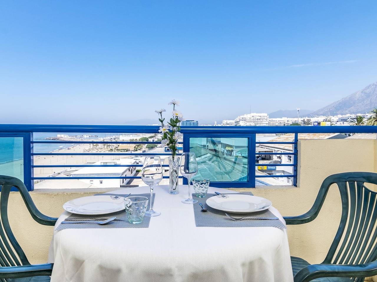 Entire apartment, Seaside apartment with pool, Ac, wifi, and parking in Marbella in Marbella East, Marbella