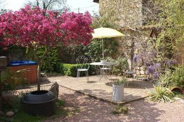 Location de vacances pour 7 personnes, avec sauna ainsi que jardin et jacuzzi à Abjat-sur-Bandiat