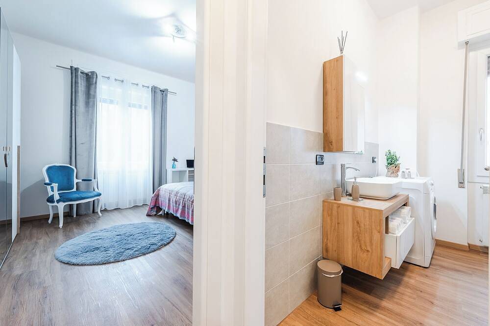 Appartamento intero, *[Essenza Moderna]* vicino all'Ospedale ed al Centro in Brescia, Prealpi Gardesane