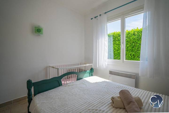 Location de vacances pour 10 personnes, avec terrasse ainsi que piscine et vue, animaux acceptés à Garons - 3