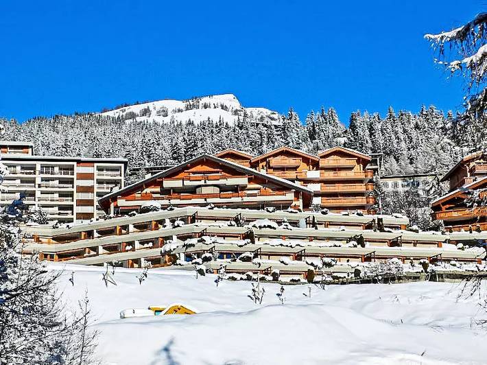 Ferienwohnung für 2 Personen, mit Terrasse und Pool in Crans-Montana