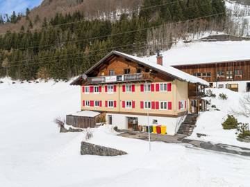 Ferienwohnung für 12 Personen, mit Terrasse in Klösterle am Arlberg
