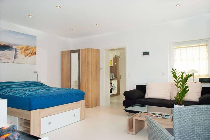 Appartement entier, “Neptune” Apartment – private terrace, gym & parking in Leverkusen, Bergisches Land