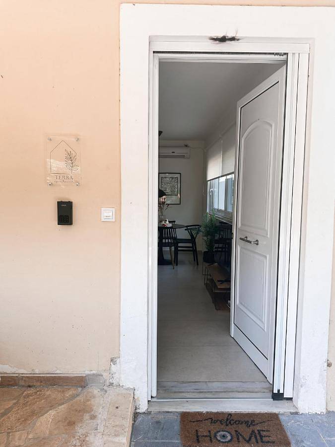 Gîte pour 4 personnes, avec terrasse dans Érétrie - 2