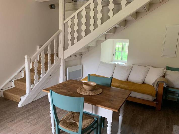 Gîte pour 4 personnes, avec jacuzzi ainsi que jardin et terrasse à Eyliac