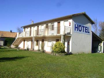 Hôtel pour 2 personnes, avec terrasse, animaux acceptés à Clarac