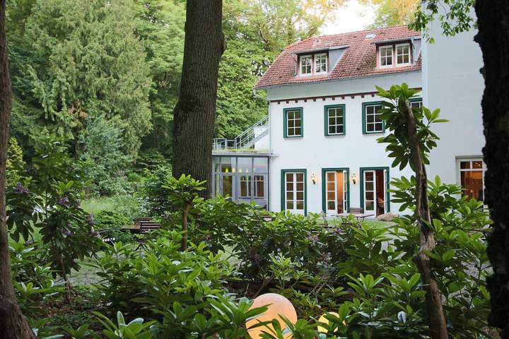 Hôtel, avec Terrasse et Jardin à Usingen