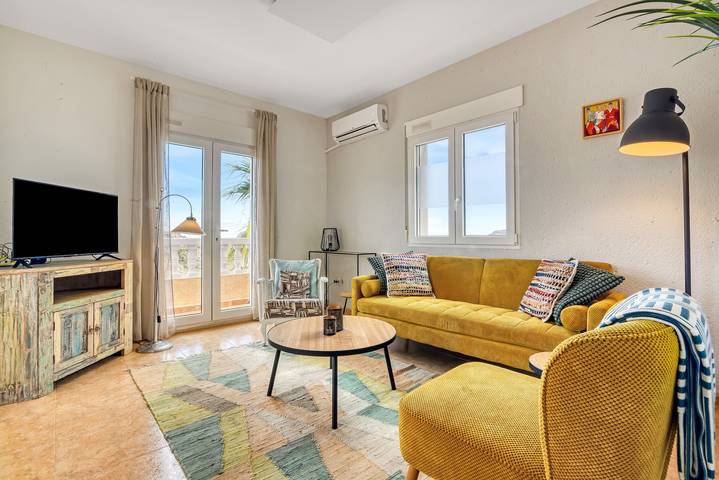 Casa de vacaciones 'Maya' con vistas al mar, Wi-Fi y aire acondicionado in Pedreguer, Costa Blanca