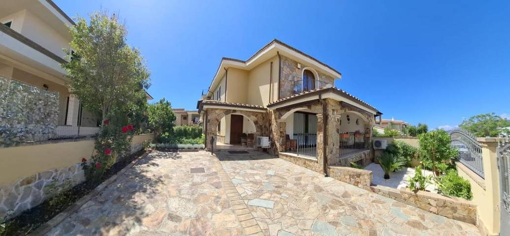 B&b per 2 persone, con panorama e giardino a Villasimius
