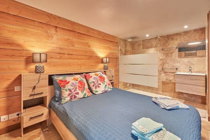 Location de vacances pour 8 personnes, avec jardin à Saint-Aubin-de-Cadelech - 2