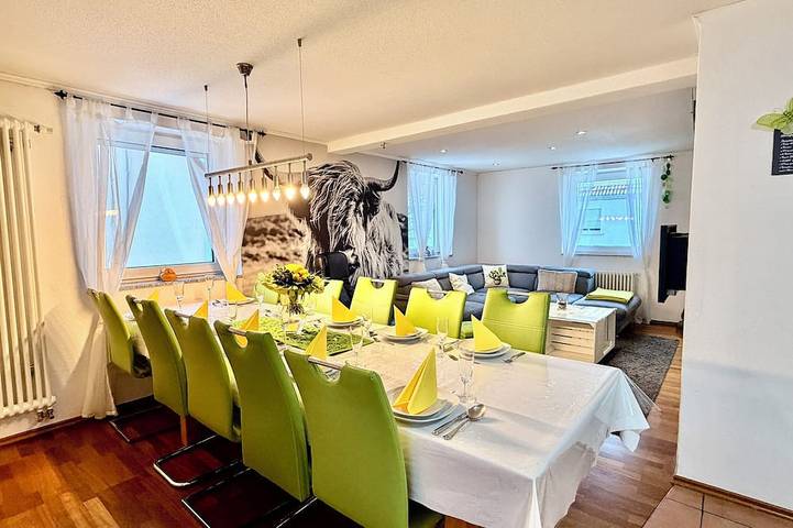 Ferienwohnung für 12 Personen, mit Garten und Balkon in Schopfloch