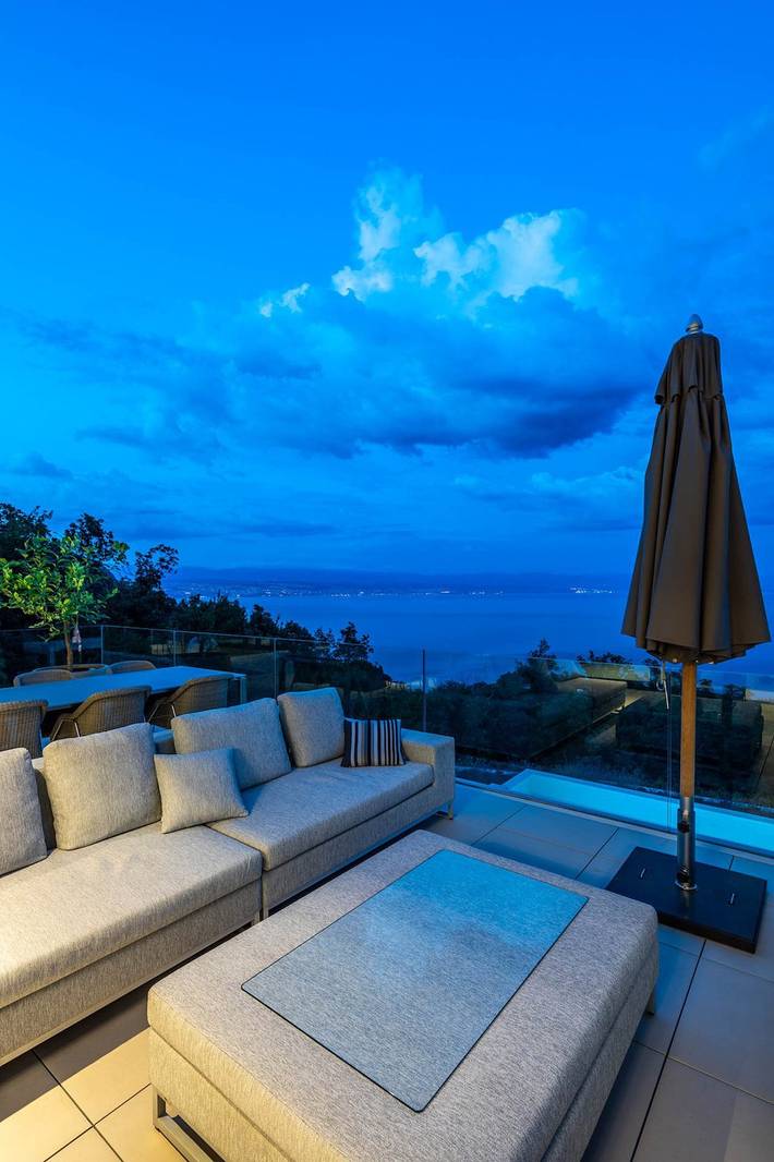 Villa pour 10 personnes, avec Vue sur l’océan et Balcon ainsi que Jardin et Piscine à Lovran - 2