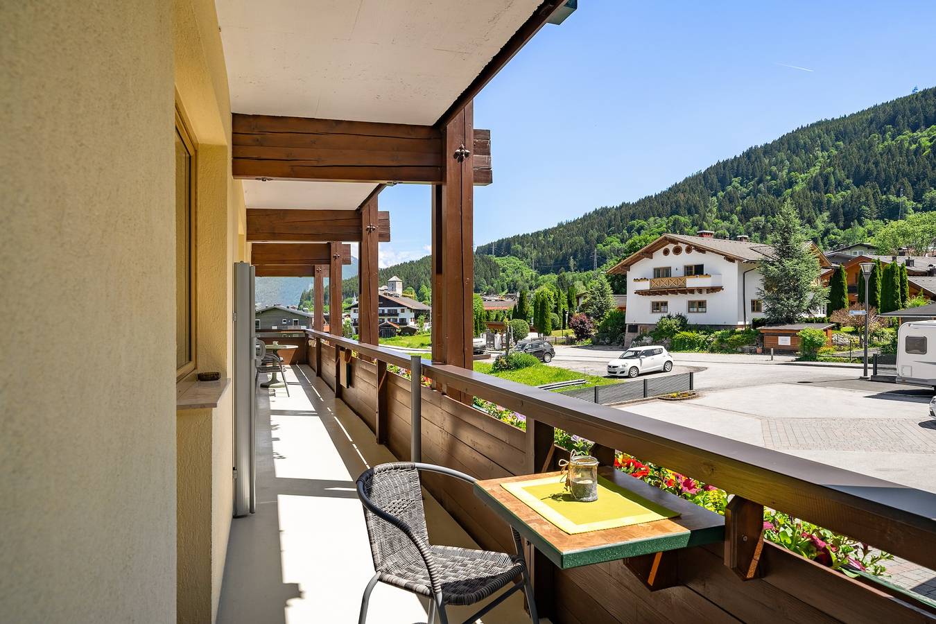 Hel lejlighed, Apartment 14 – Haus Voglreiter with Mountain View, Shared Garden & Wi-Fi in Kaprun, Pinzgau