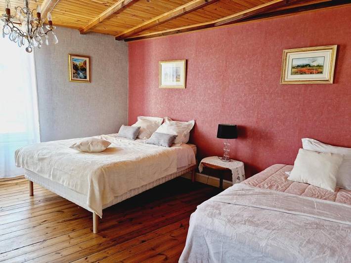 Location de vacances pour 4 personnes, avec jardin et terrasse à Javerlhac-et-la-Chapelle-Saint-Robert - 2