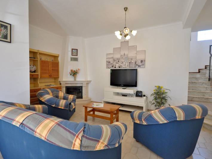 Location de vacances pour 8 personnes, avec piscine ainsi que jardin et terrasse à Vilamoura - 3