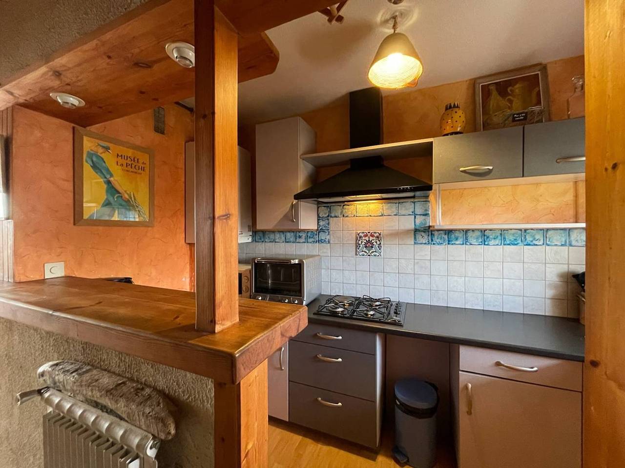 Entire apartment, Duplex apartment with terrace, sea view, 100m from beaches, Trégastel in Trégastel, Pink Granite Coast