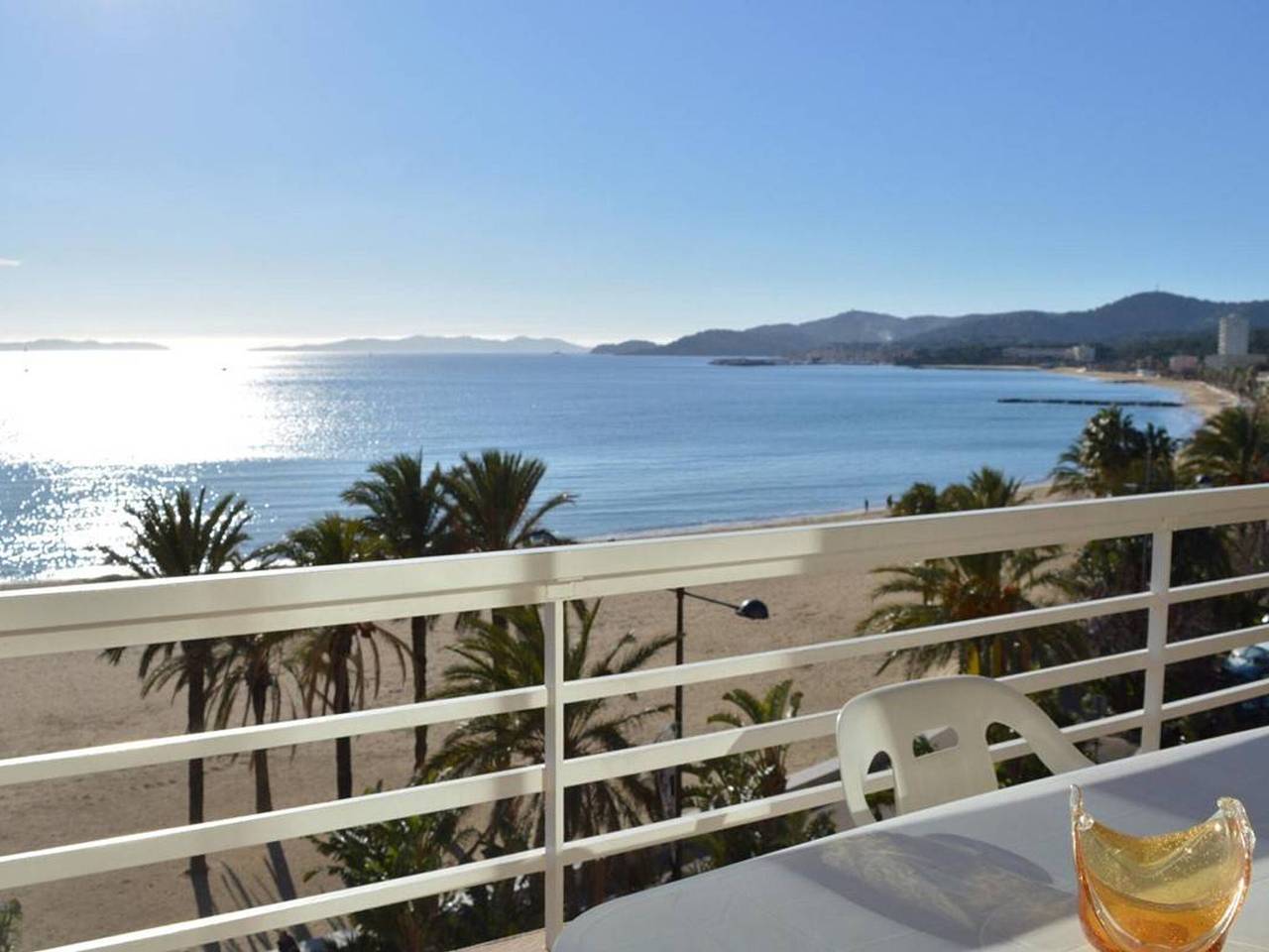 Appartement entier, Appartement 2 pièces, 4 couchages, climatisé avec Wi-Fi et garage - Le Lavandou in Le Lavandou, Région de Toulon