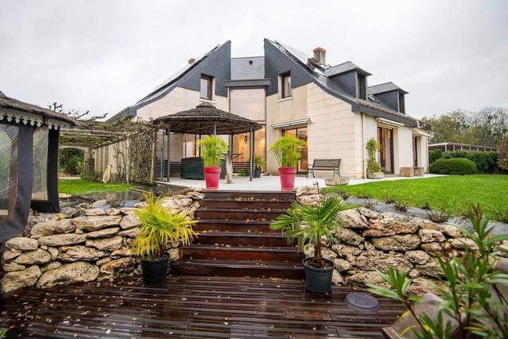 Location de vacances pour 8 personnes, avec piscine et jardin à Pocé-sur-Cisse - 2