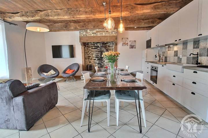 Gîte pour 6 personnes, avec terrasse et jardin
