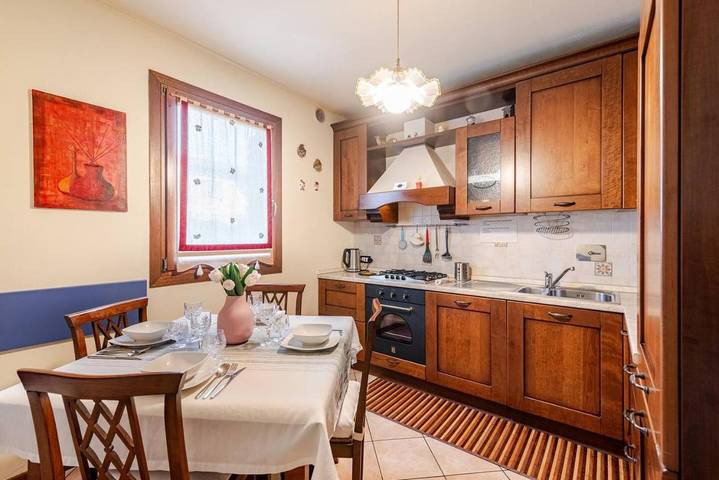 Location de vacances pour 4 personnes, avec jardin et vue à Fontanafredda