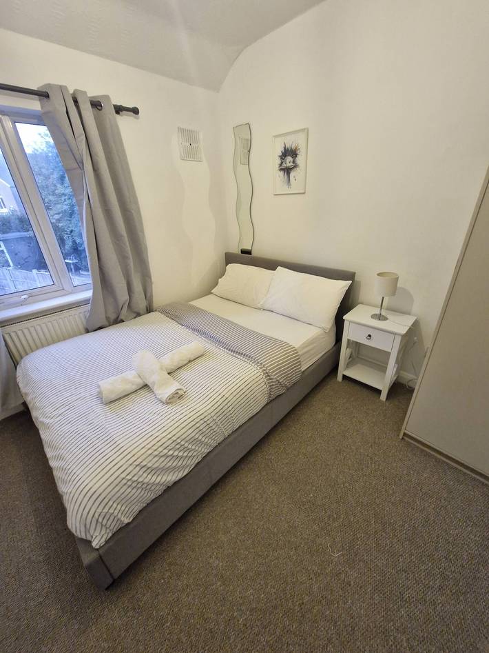 Cosy 3-Bed Home  close to city and shops in Coventry, Birmingham Area