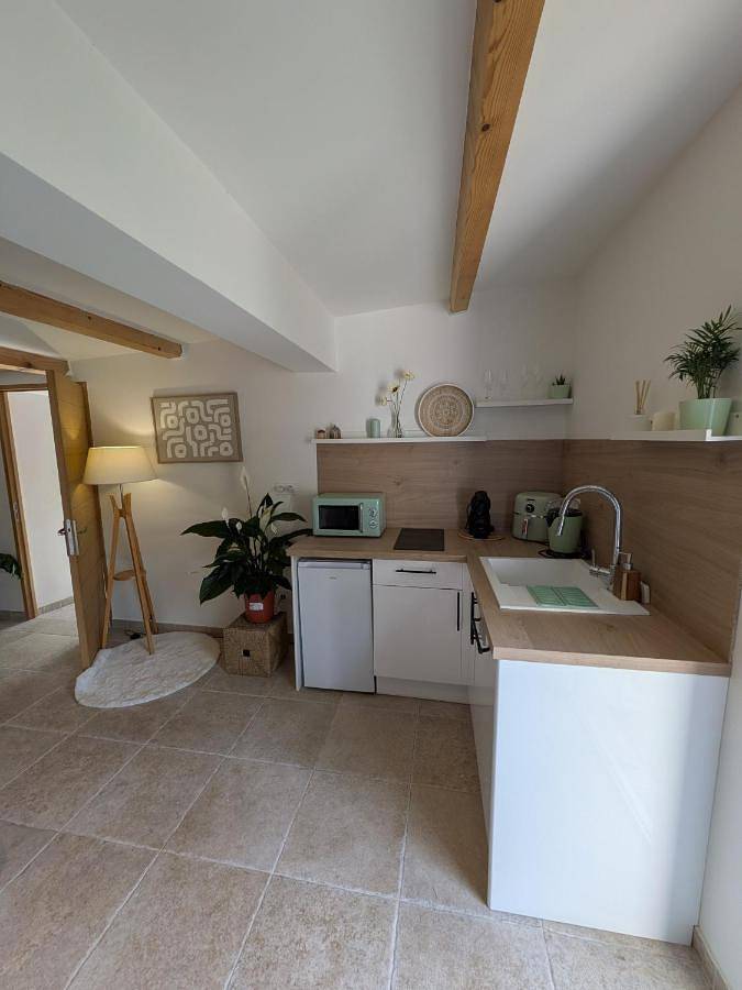 Maison d’hôte pour 2 personnes, avec Jacuzzi et Terrasse ainsi que Jardin et Piscine à Antibes