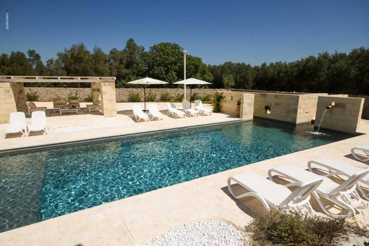 Agriturismo per 3 persone, con Terrazza e Giardino nonché Piscina per bambini e Piscina a Melendugno