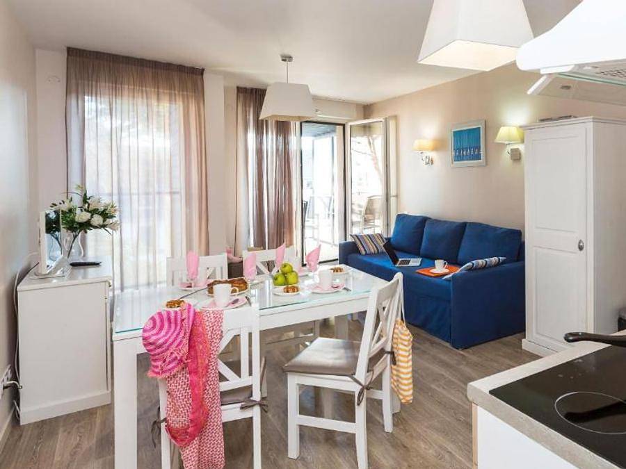 Résidence Odalys Référence de la Plage - Apartment 6 persons - 2-room sleeping area sleeps 6 (approx. 40 to 45 m²) - Seafront in Pornichet, Côte d'Amour