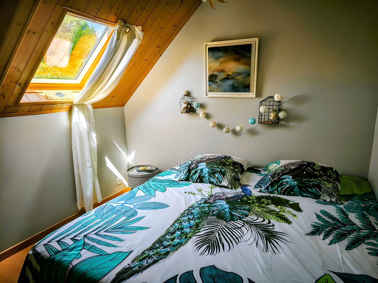 Guest Room "Atelier Des Rêves Lumières" 20 Minutes from the Ocean in Bannalec, Quimper region