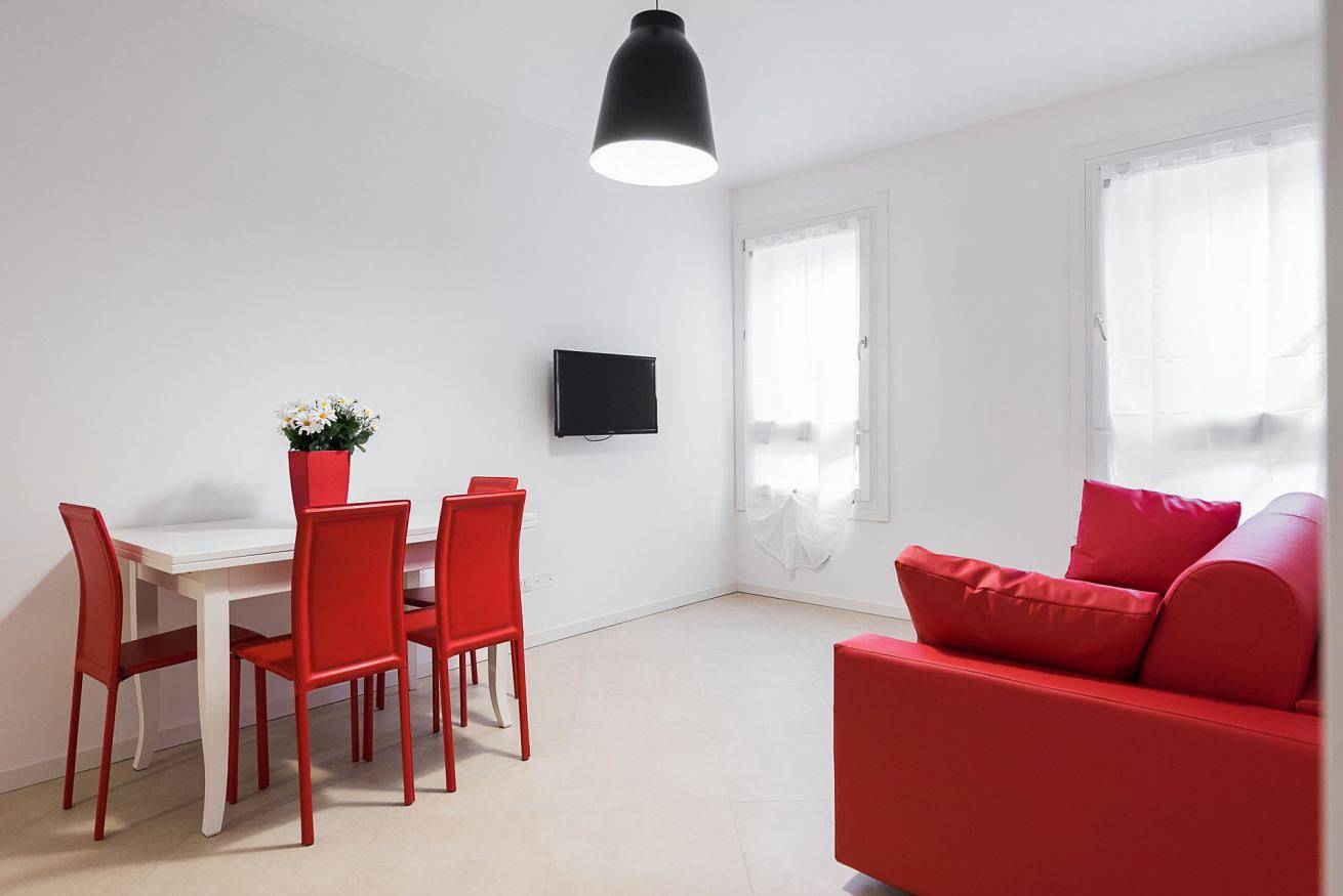 Entire apartment, Cozy and modern apartment in the heart of San Zeno with 4 sleeps. in Centro Storico di Verona, Verona