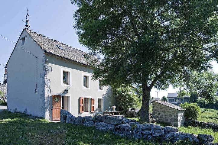 Gîte pour 7 personnes, avec jardin à Saint-Paul-le-Froid