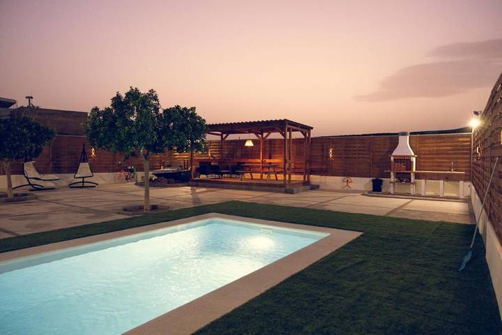 Chalet para 8 personas, con piscina y jardín - 1