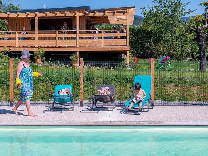 Camping le Cottet Saint-Appolinard - Tienda de campaña 4 personas - Tienda totalmente equipada - 2 dormitorios in Saint-Appolinard, Parque Natural Regional de Pilat