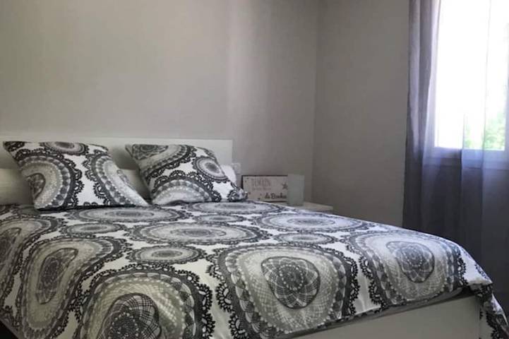 Location de vacances pour 6 personnes, avec terrasse et jardin à Fréjairolles - 3