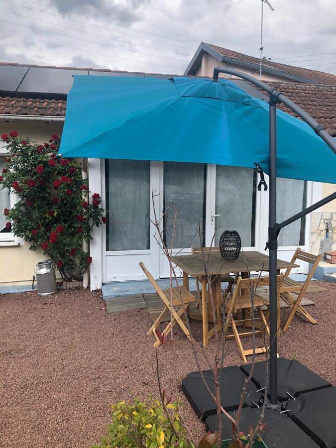 Charmante maisonnette 2 personnes climatisée in Surgères, Région de Rochefort