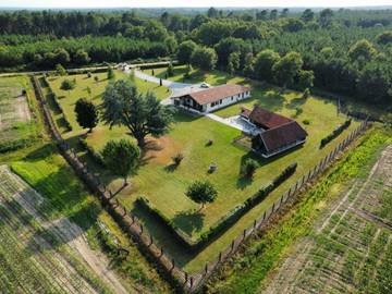 Maison d’hôte pour 5 personnes, avec jardin et vue à Saint-Justin