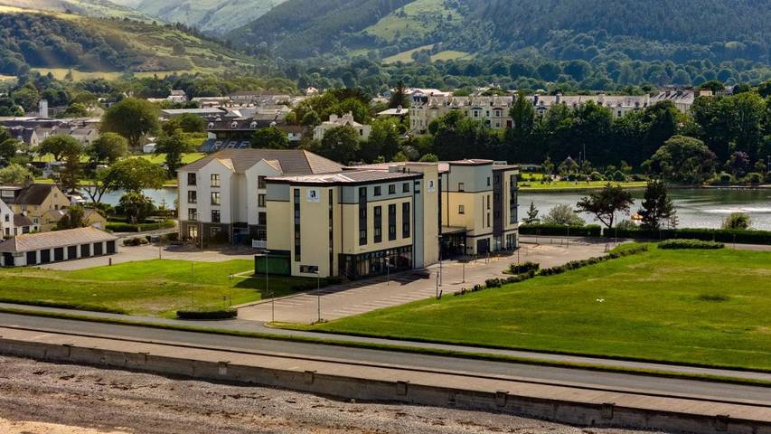 Hotel for 2 people, with terrace and view as well as lake view - 1
