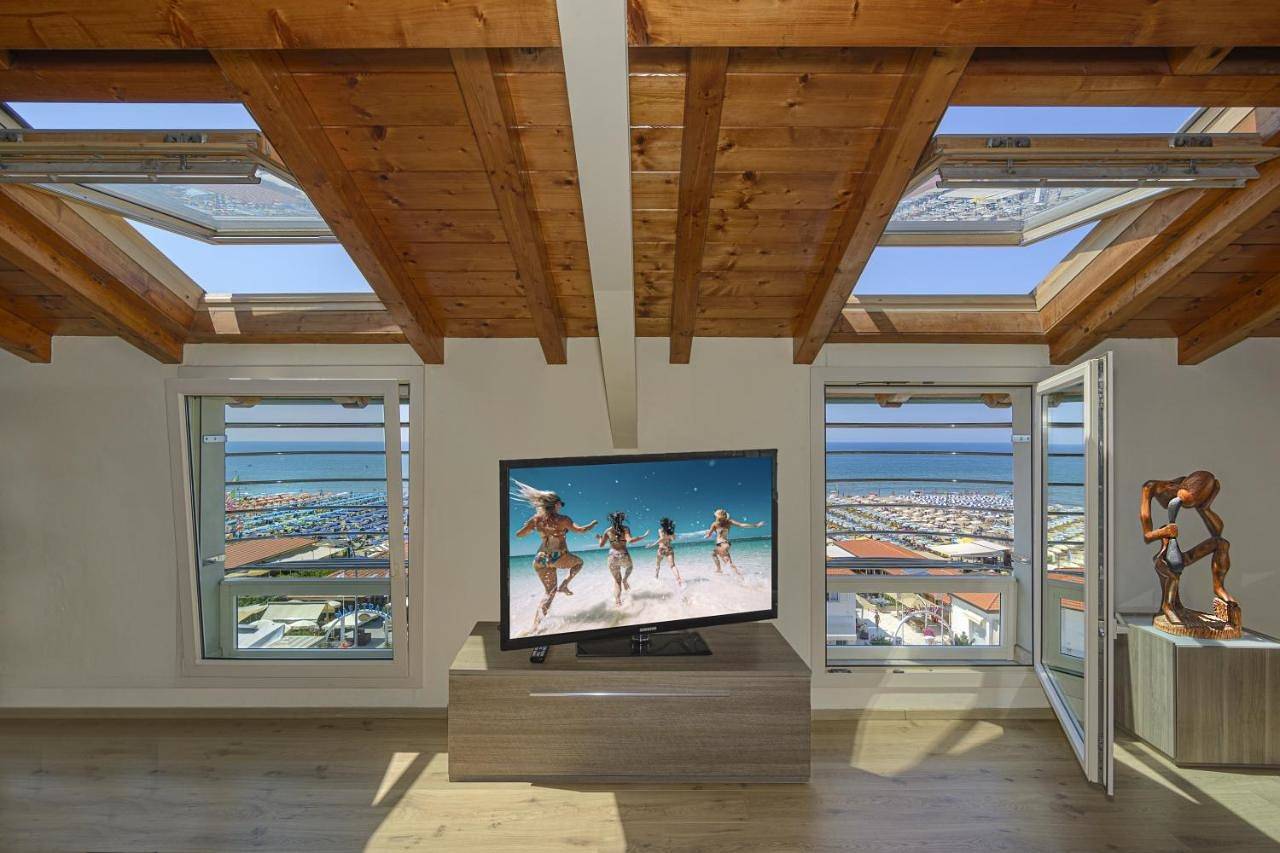 Two-Bedroom House in Lido di Camaiore, Camaiore