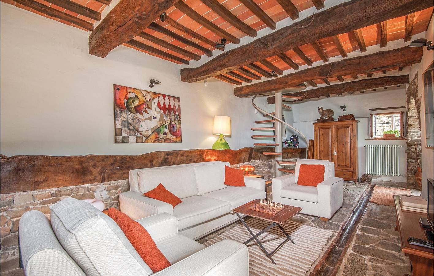 Apt au bord de la rivière avec parking, foyer et piscine in Bucine (Gemeinde), Chianti