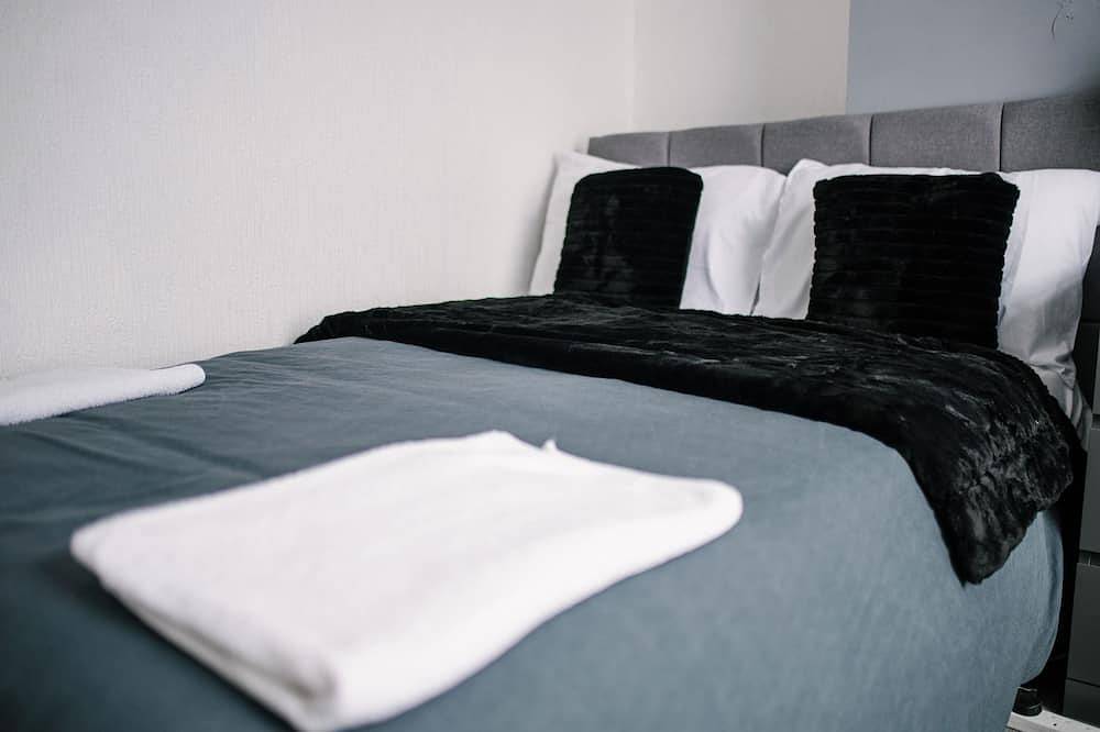 Modernised House Near City Centre & Beach w/Wifi, Parking, Snooker Table & More! in Swansea, Swansea e dintorni