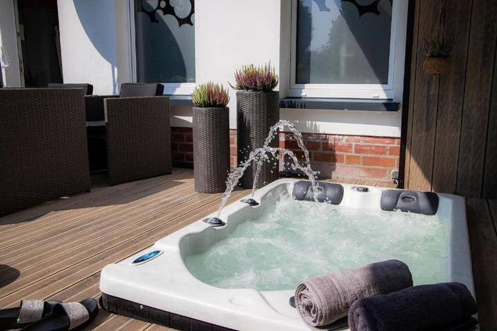 Ferienwohnung für 4 Personen, mit Whirlpool und Terrasse sowie Garten und Pool in Radeberg - 2