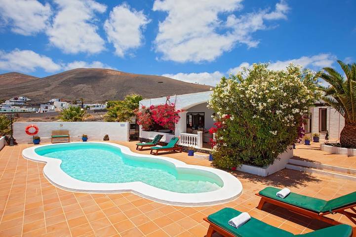 Villa pour 9 personnes, avec jardin et balcon - 1