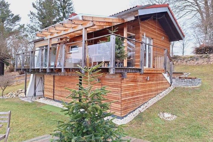 Chalet für 3 Personen, mit Terrasse und Pool in Schwäbische Alb