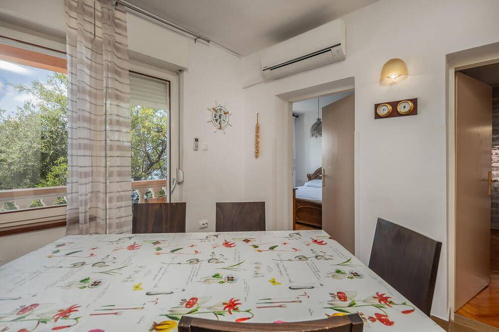 Prachtig huis in Lukovo Sugarje in Lukovo Šugarje, Velebit Nature Park