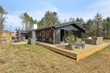 Ferienhaus für 6 Personen, mit Garten in Bratten
