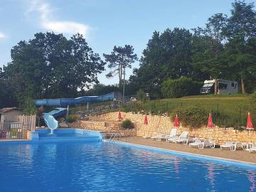 Tente pour 5 personnes, avec bassin pour enfant et jacuzzi, animaux acceptés dans le Lot-et-Garonne
