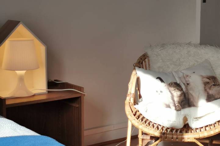 Gîte pour 4 personnes, avec jardin ainsi que piscine et terrasse dans Plage Pors Carn - 4